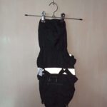 Campera Con Pretal Y Capucha 30 cm